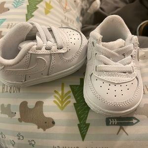 EUC NIKE AF1 crib shoe size 1c